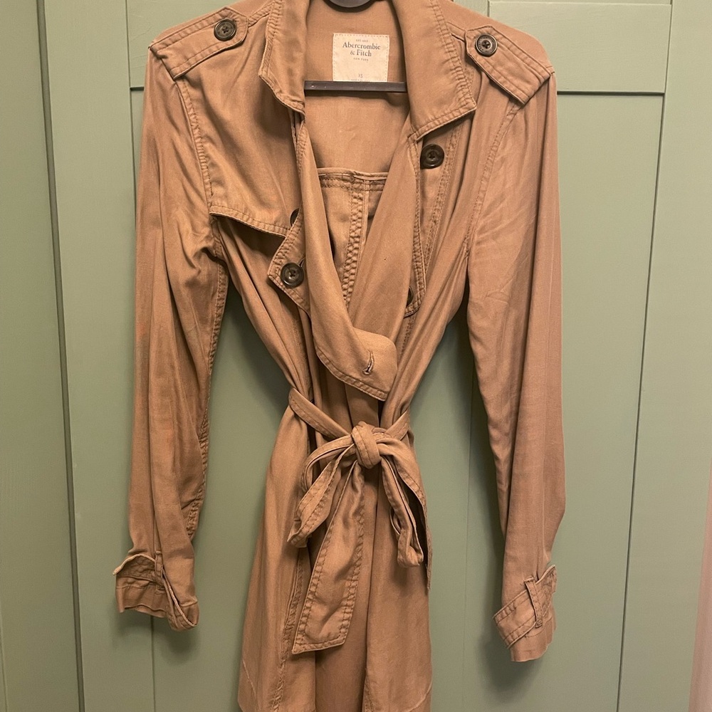 Abercrombie & Fitch Women's Tan Trench Coat
